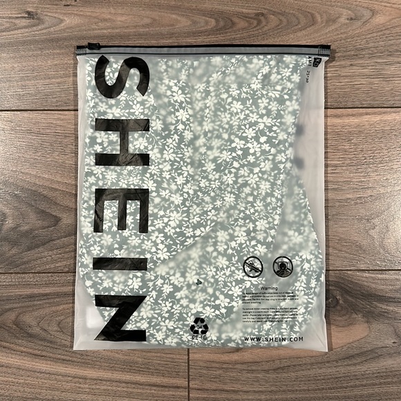 SHEIN Floral Skirt with Small Left Let Slit - Picture 6 of 6